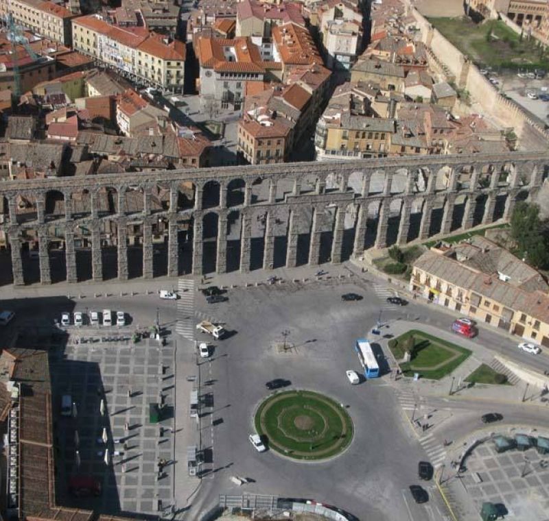 Vistas de Azoguejo y el Acueducto de Segovia